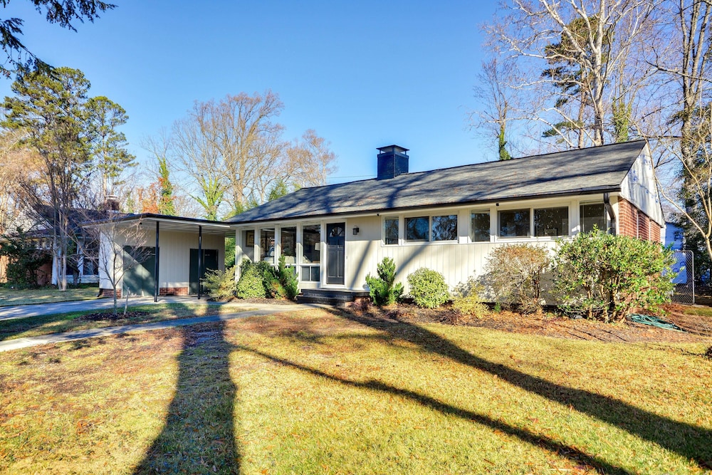 2 Mi to Dtwn Greensboro: Centrally Located Home view 3