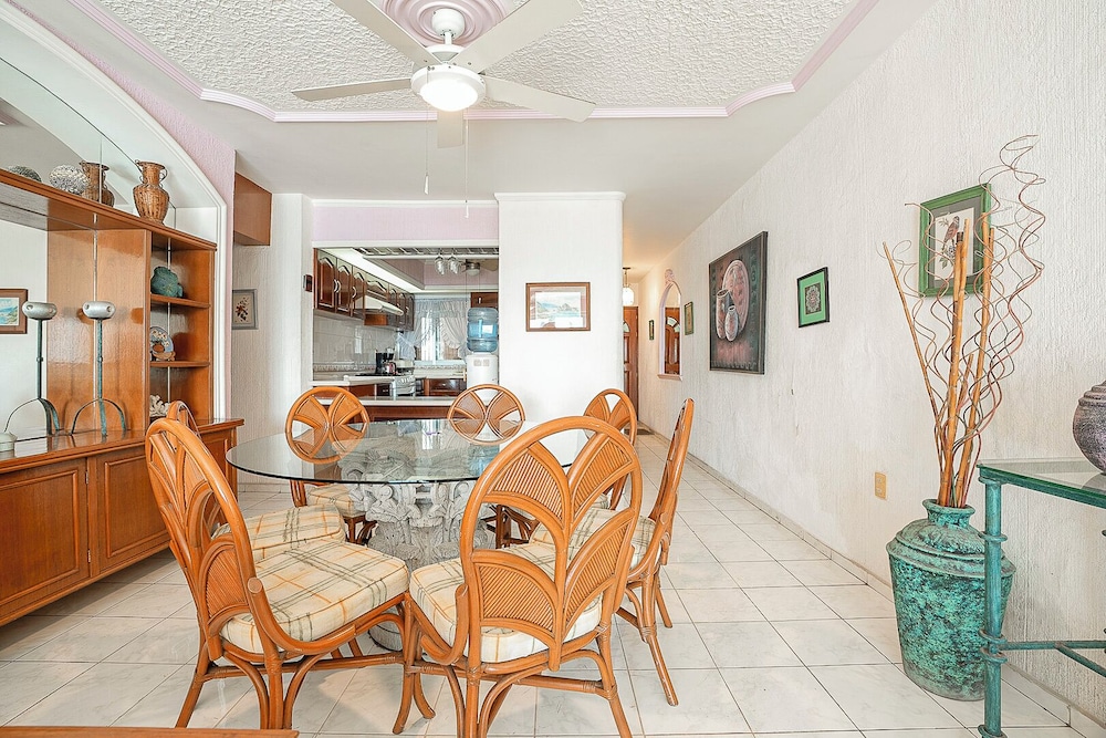 Playa Azul Apt with Sea views & Pool
