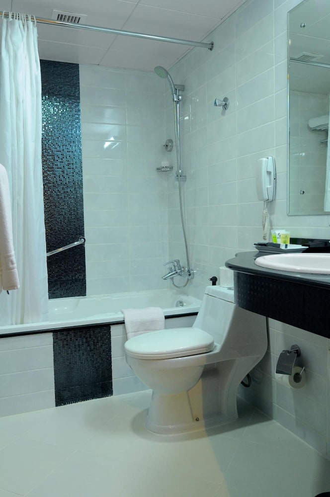 Abu Dhabi Vacations - Phoenix Plaza Hotel Apartments - Property Image 17