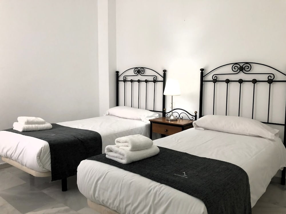 2 Bedroom Close to the Pool F-4