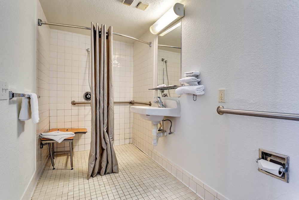 Motel 6 Vallejo, CA - Six Flags West