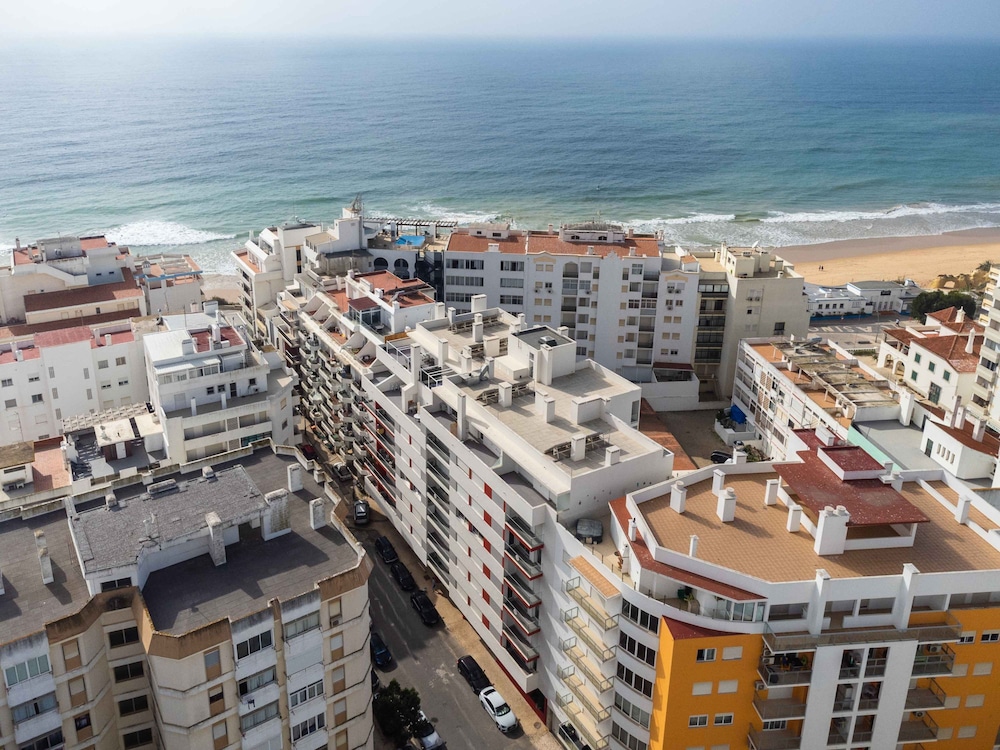 Caravelas 2 Bedroom Apartment