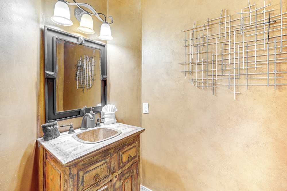 Group Getaway w/ Outdoor Oasis in Sedona!