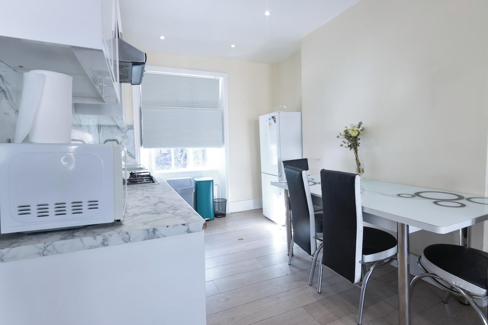 Charming London Apartment Near Harrods