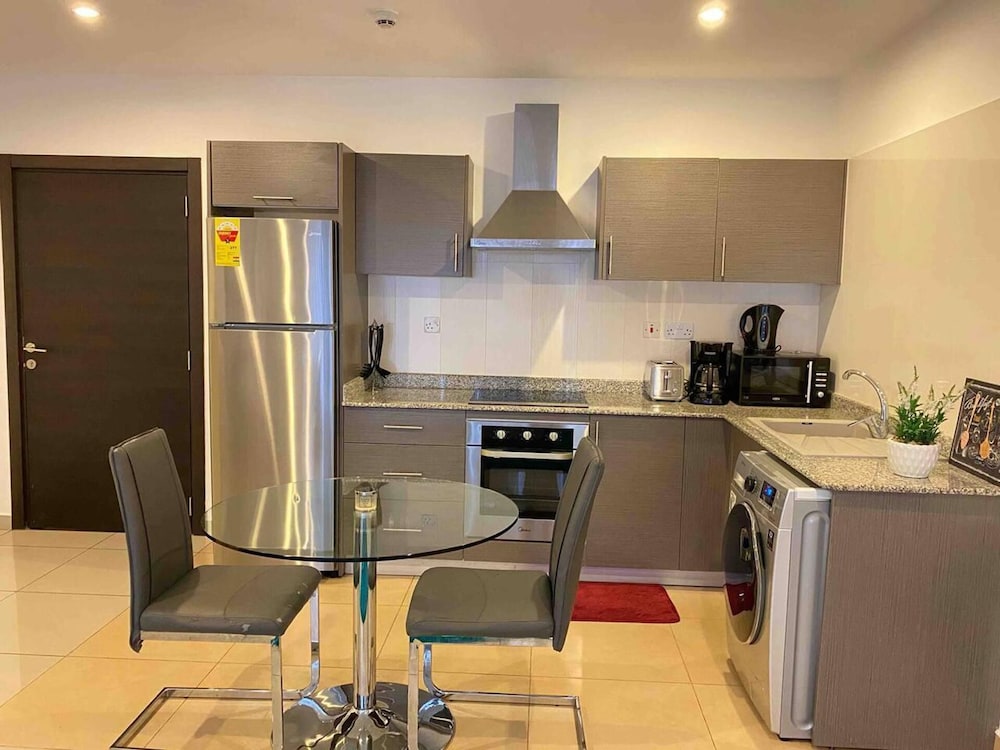 Immaculate 1-bed Apartment in the Heart of Accra view 4
