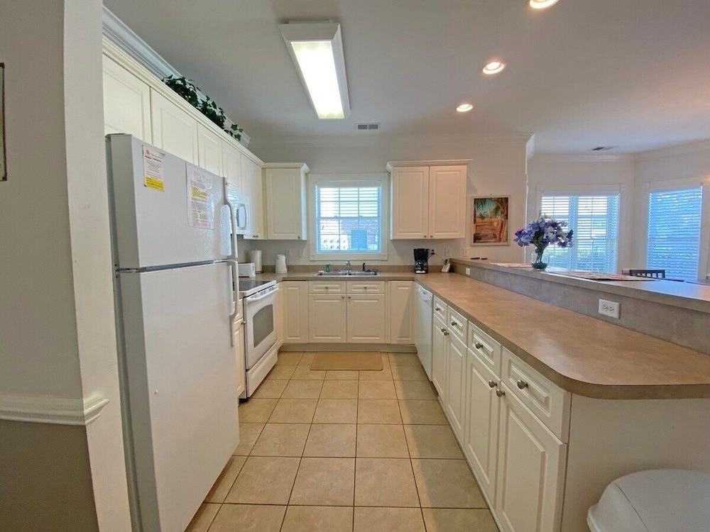 Magnolia Pointe Luster Leaf 4847-101 3 Bedroom Condo