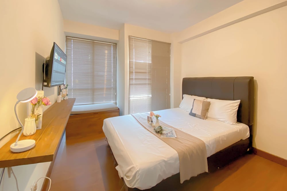 Homey And Good Place Studio At Tifolia Apartment