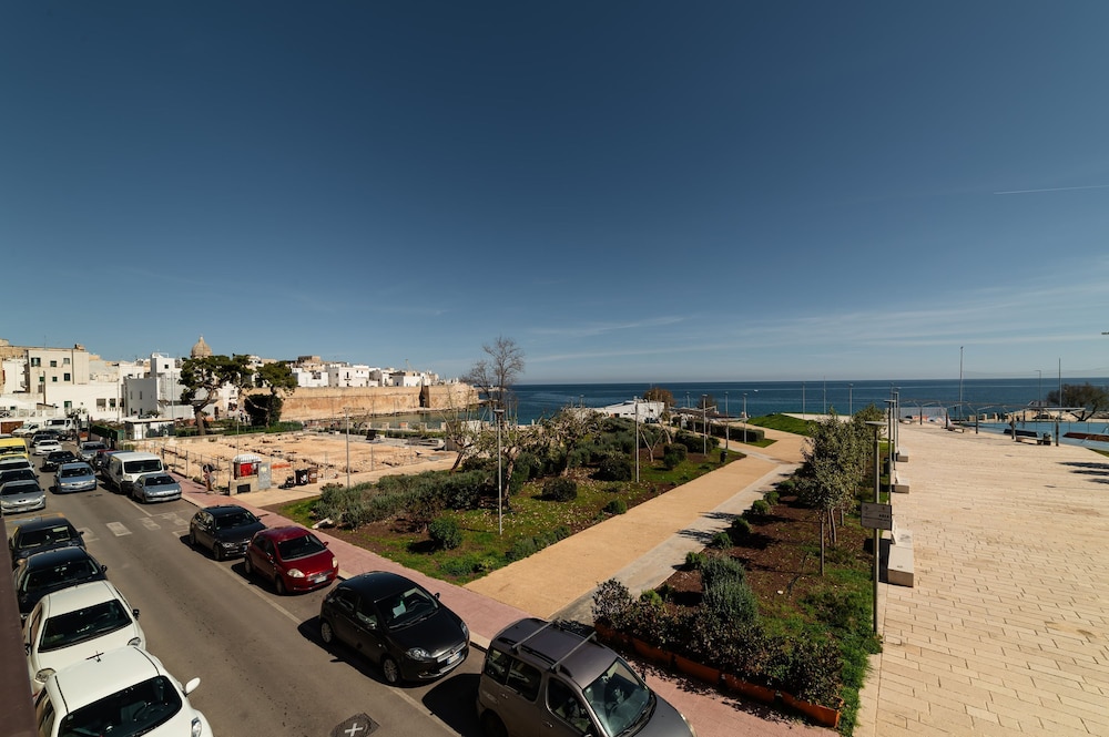 Wanderlust in Monopoli