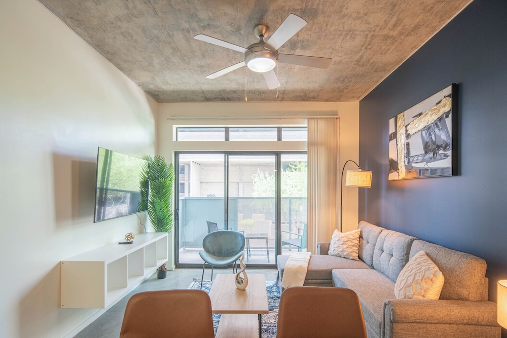 ROVE LIVING/KL - Roosevelt Point