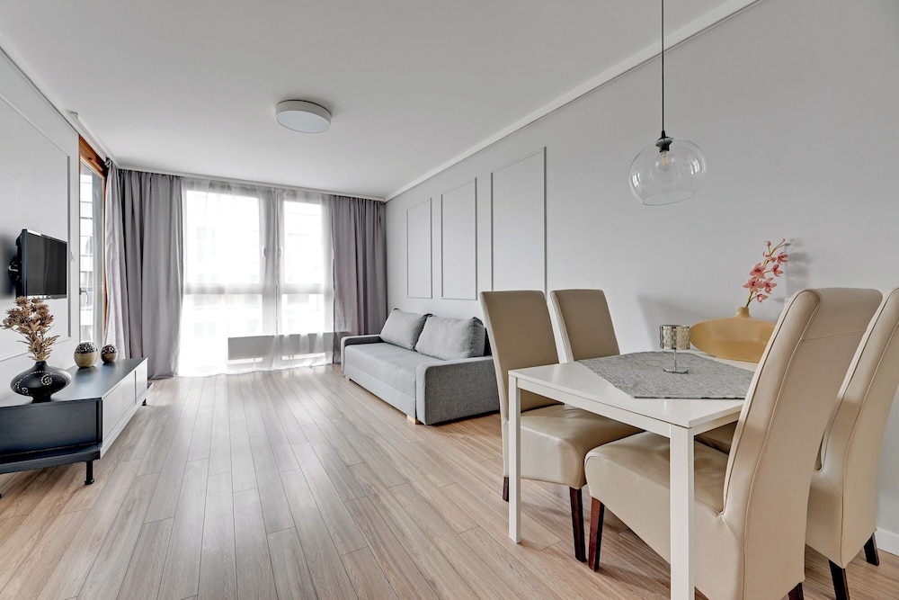 Aura - Riverside & Parking by Downtown Apartments