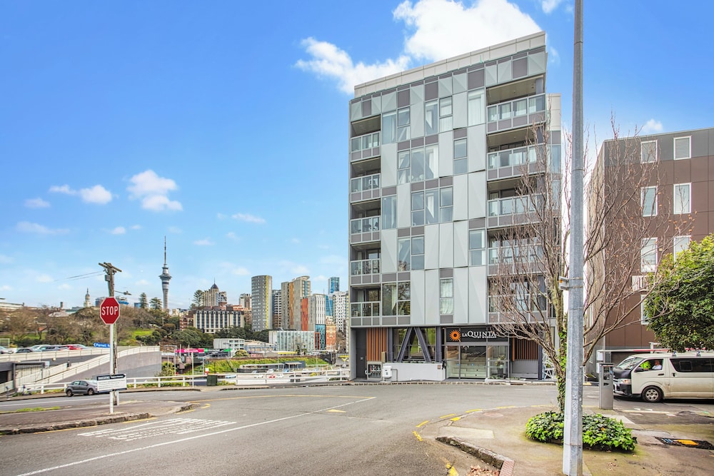 Augustus Haven Apartment with Parking