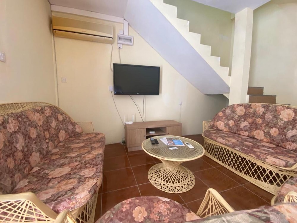 3-bedroom Duplex Seaview Beach Access Flic en Flac view 3