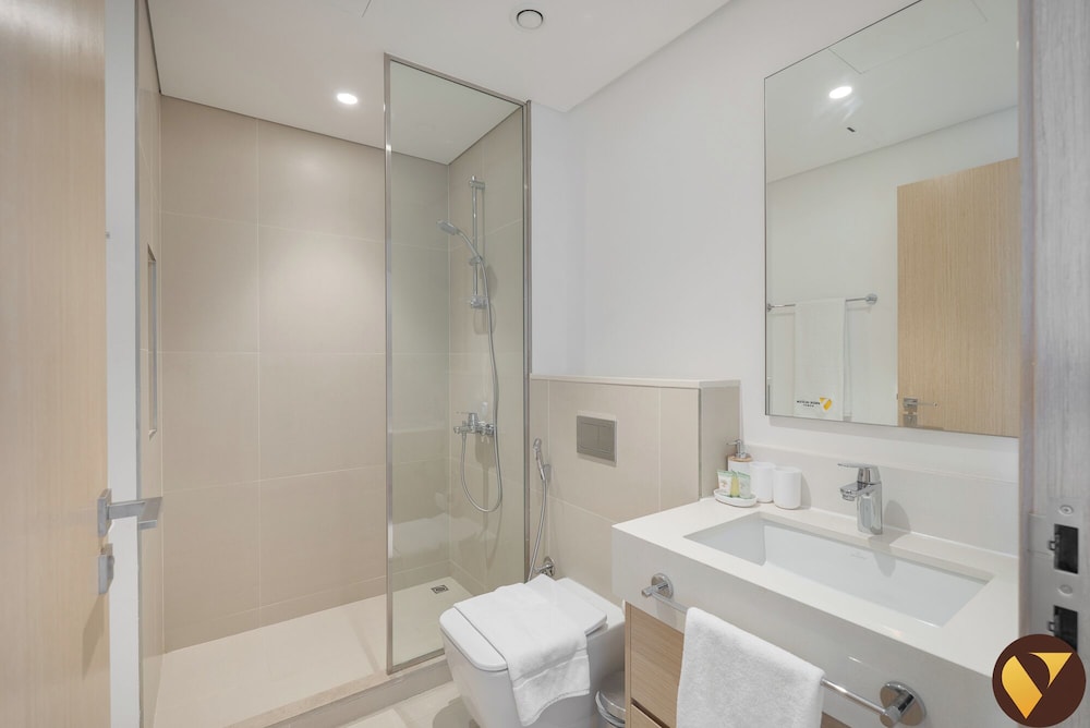 Icon Bay Creek Harbour Waterfront Living