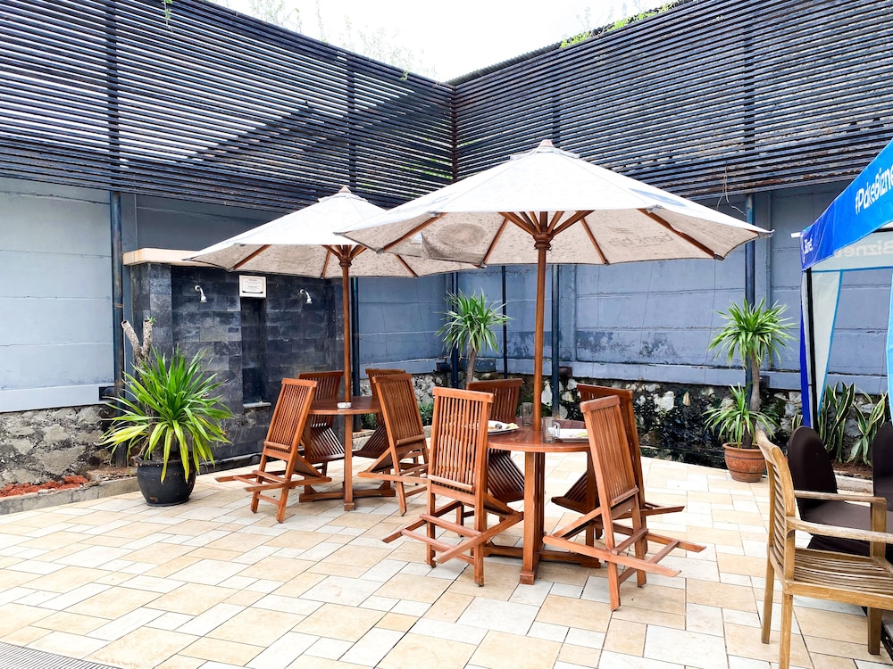 Homey And Warm Studio At Metropark Condominium Jababeka Apartment view 2