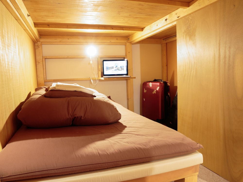 J-Hoppers Osaka Universal - Hostel