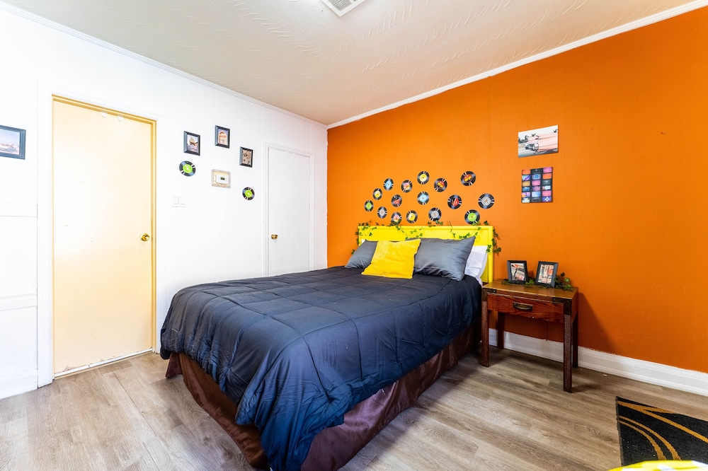 Yellow Pillow inn