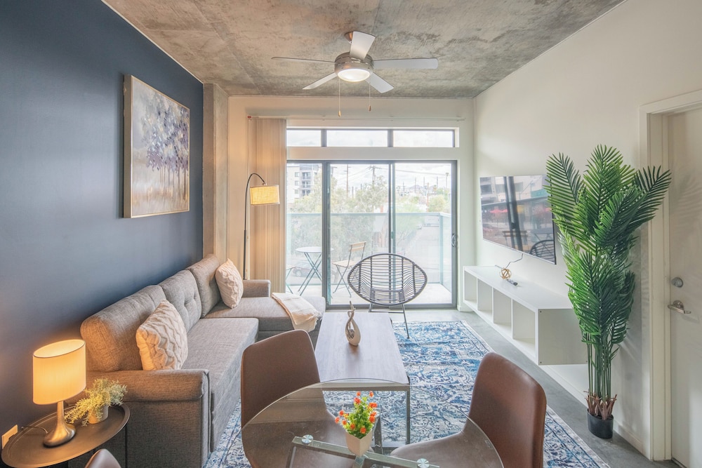 ROVE LIVING/KL - Roosevelt Point
