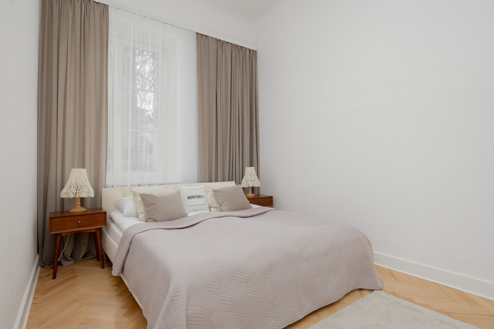 1930's Inspired Apartment by Renters view 5