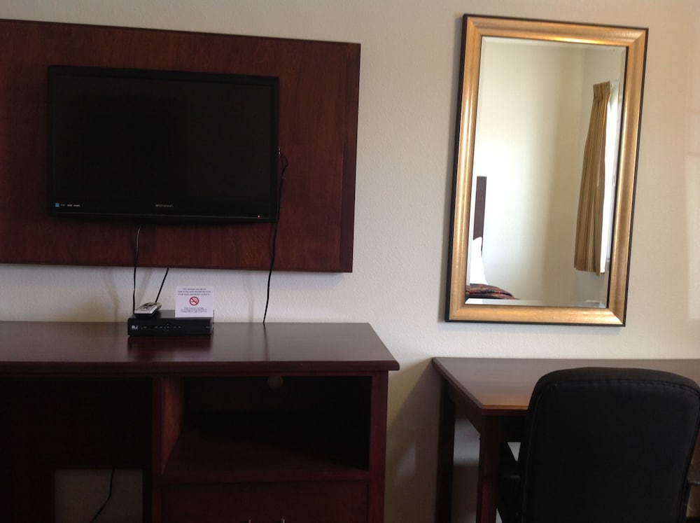 America Inn & Suites
