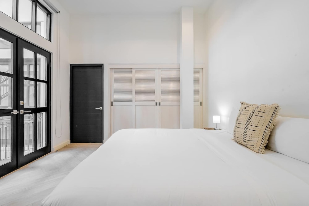 w Contemporary 1BR in Plaza Catedral