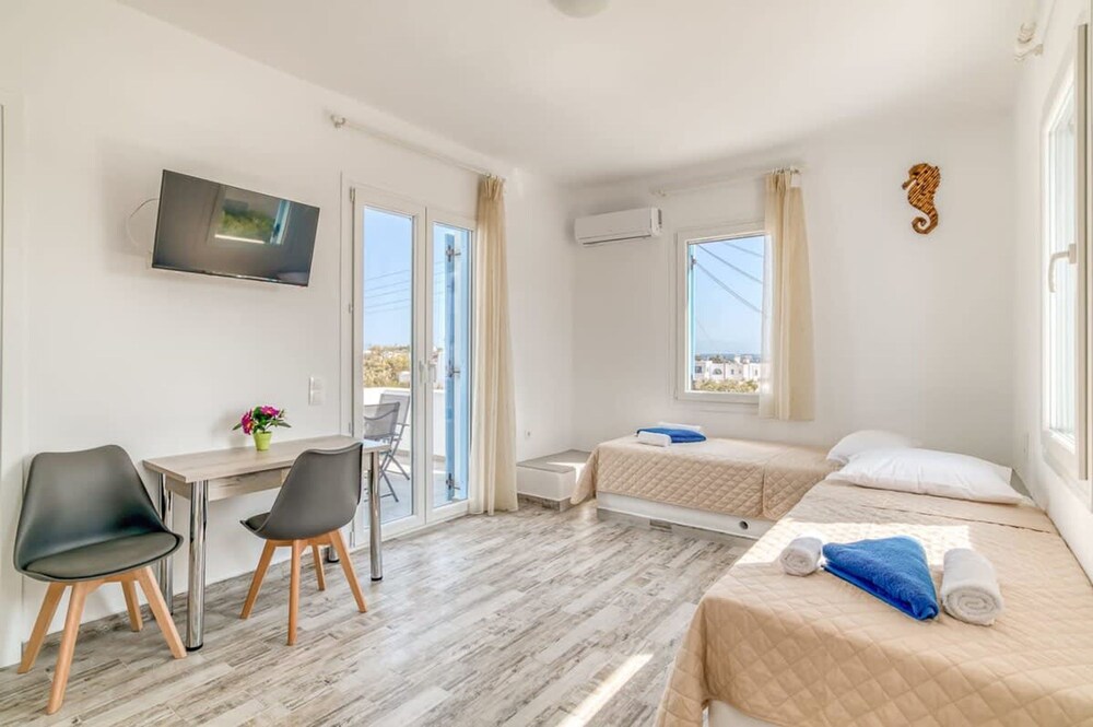 Seaside Splendor - Apollo s Poolside Retreat