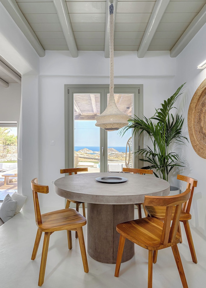 Villa Yasemin on the Rock