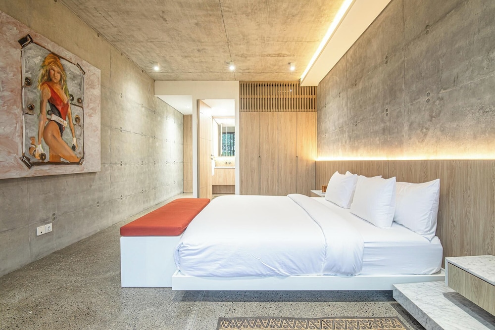 Modern 2BR Villa Enclosed Living Heart of Canggu