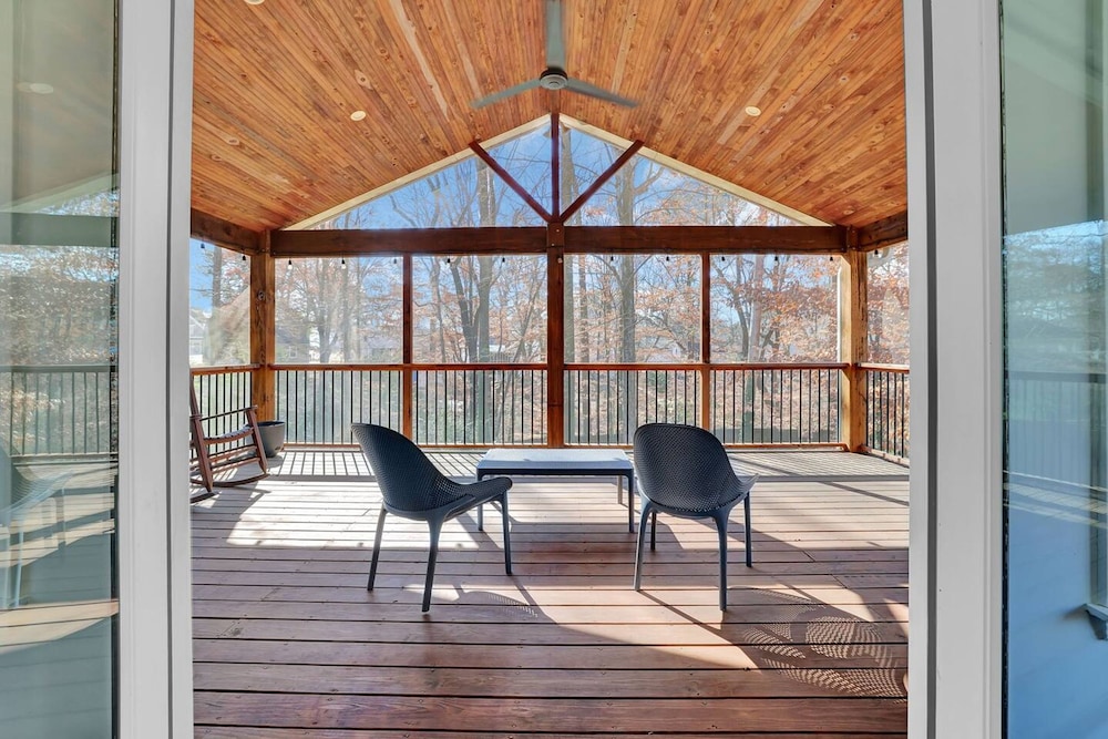 Chamblee Retreat 3BR Home w Spacious Porch