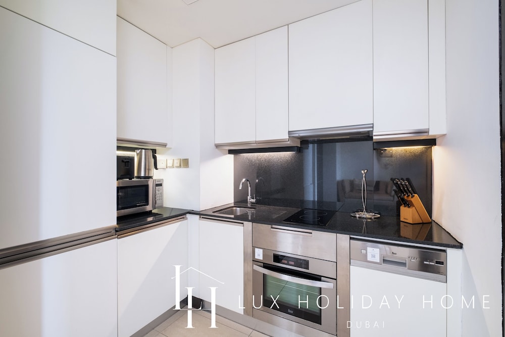 LUX The JW Marina Studio 4