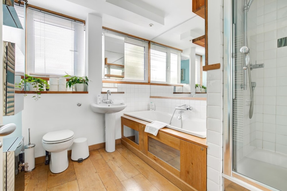 Modern Notting Hill 2 Bedroom Near Royal Oak Tube