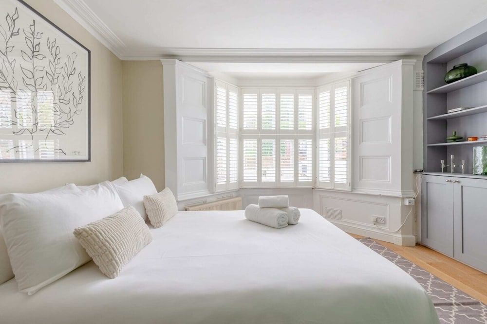 Gorgeous 2BD Garden Getaway, Victoria Park