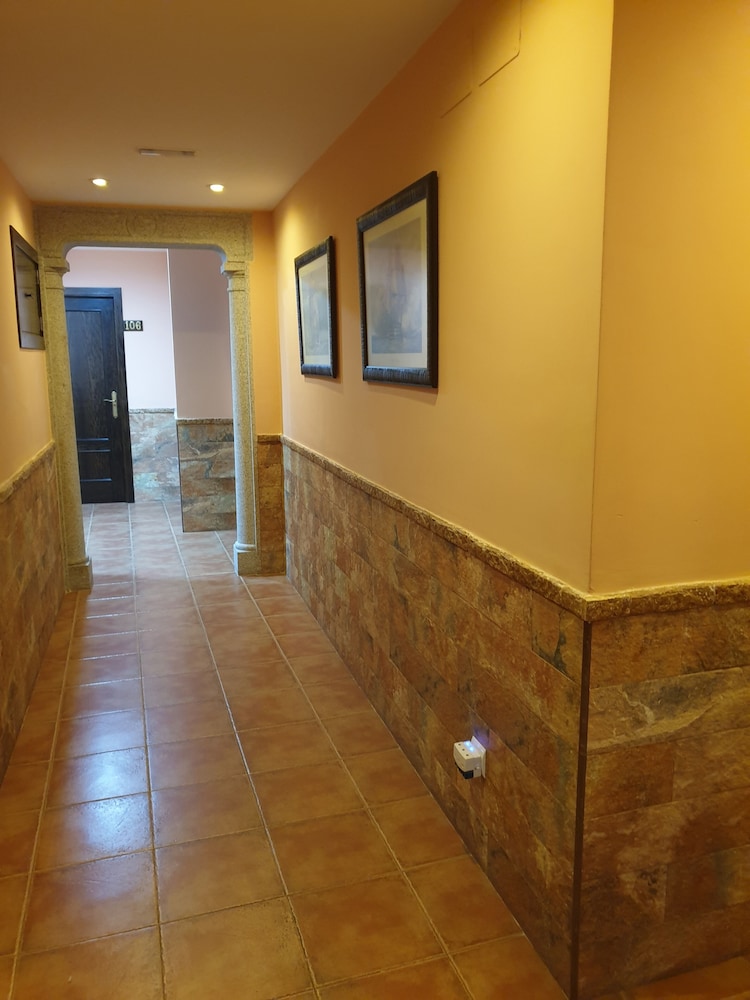 Hostal Don Lucas view 3
