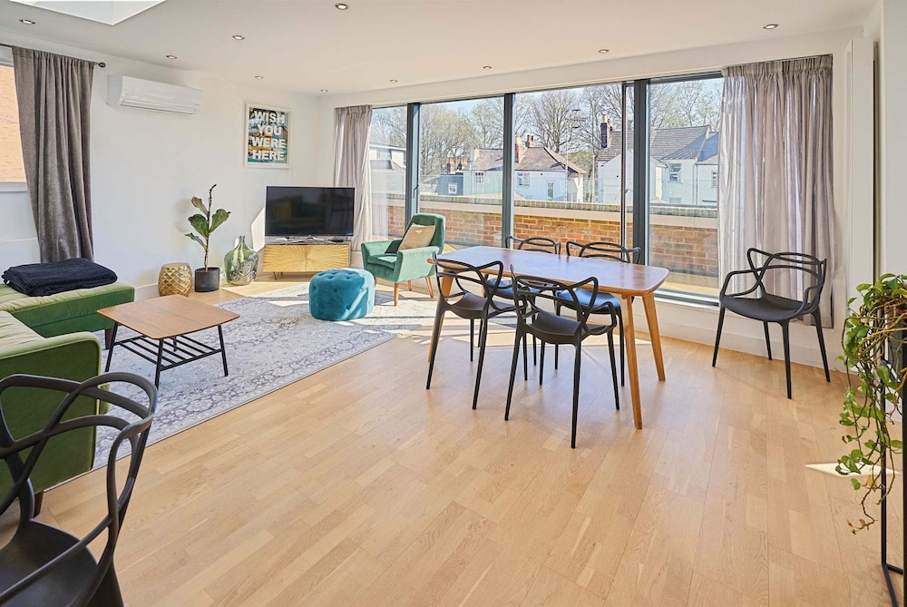 Host Stay Palm Penthouse