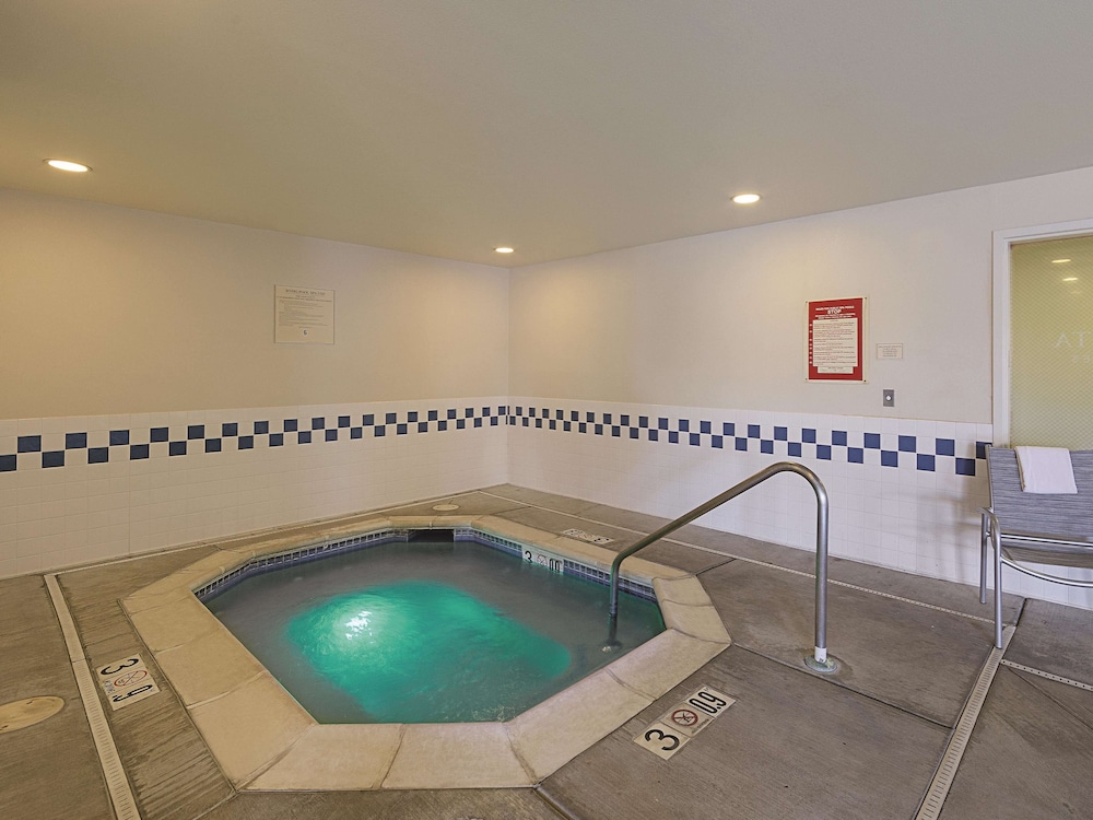 La Quinta Inn Suites by Wyndham Central Point - Medford - Property Image 2