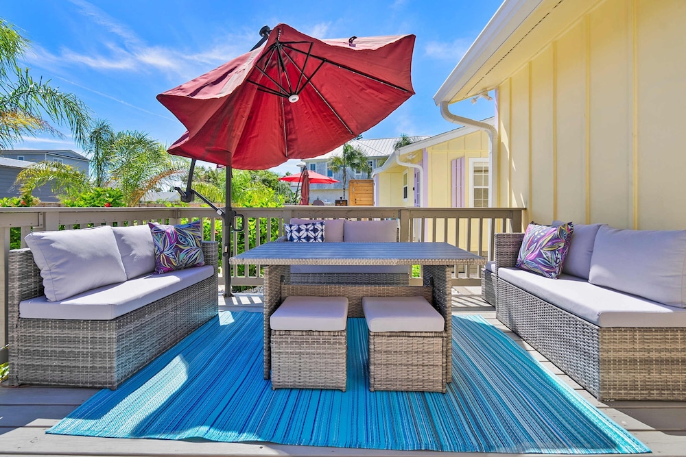 Fire Pit Tropical Oasis Steps to Beach Outdoor Seating