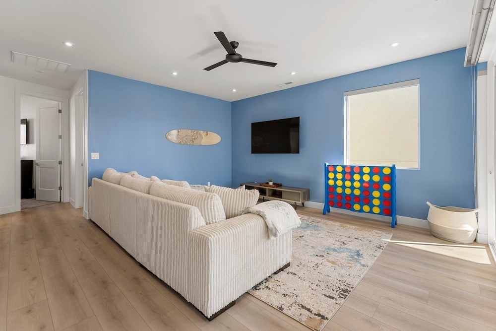 Olympic Escapes Gold 6 Bedroom Townhouse