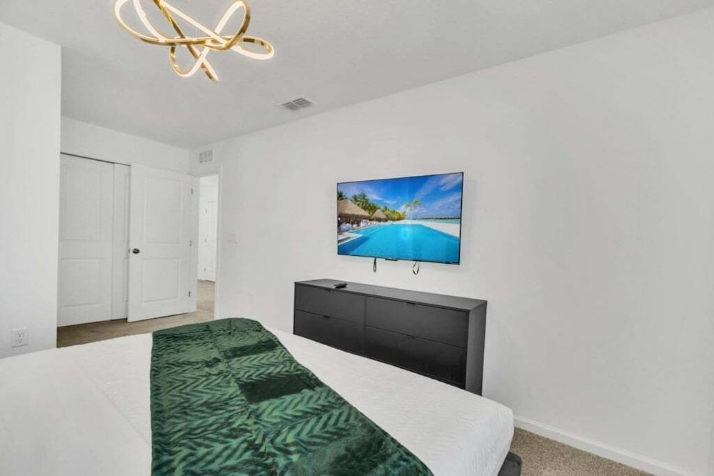 Private Pool, Spa, Movie Theater Room For Family! 7 Bedroom Villa
