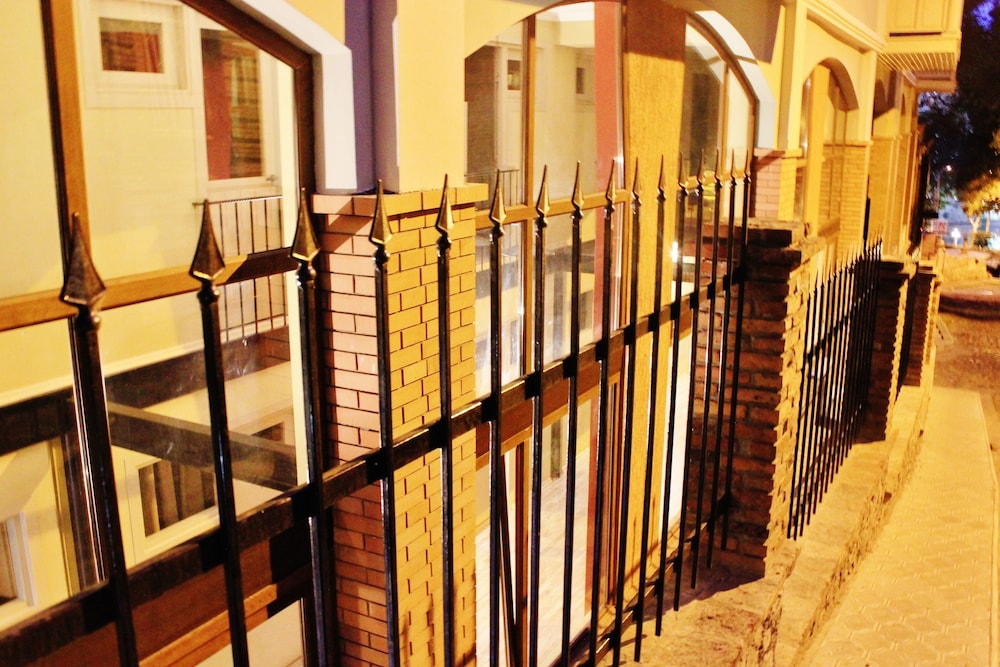 Red Fox Guesthouse