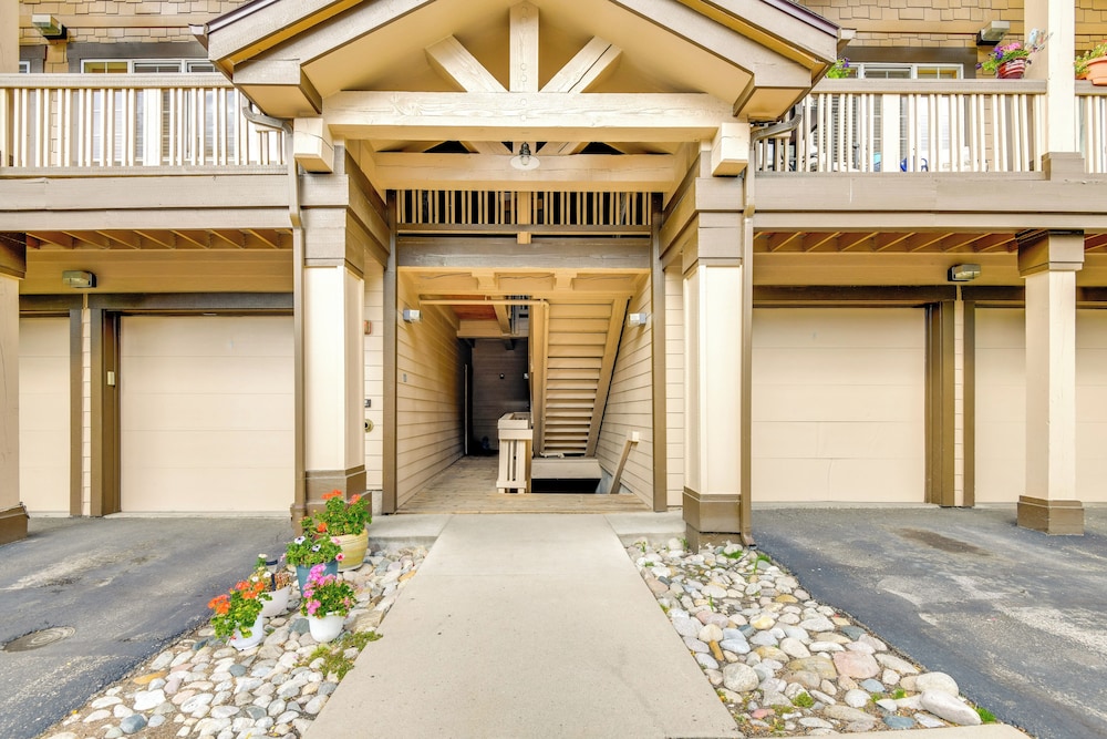Condo w/ Mtn View < 1 Mi to Steamboat Resort! view 4