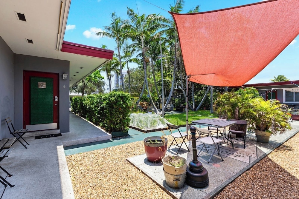 1BR Pet-friendly Studio Parking & Backyard BBQ