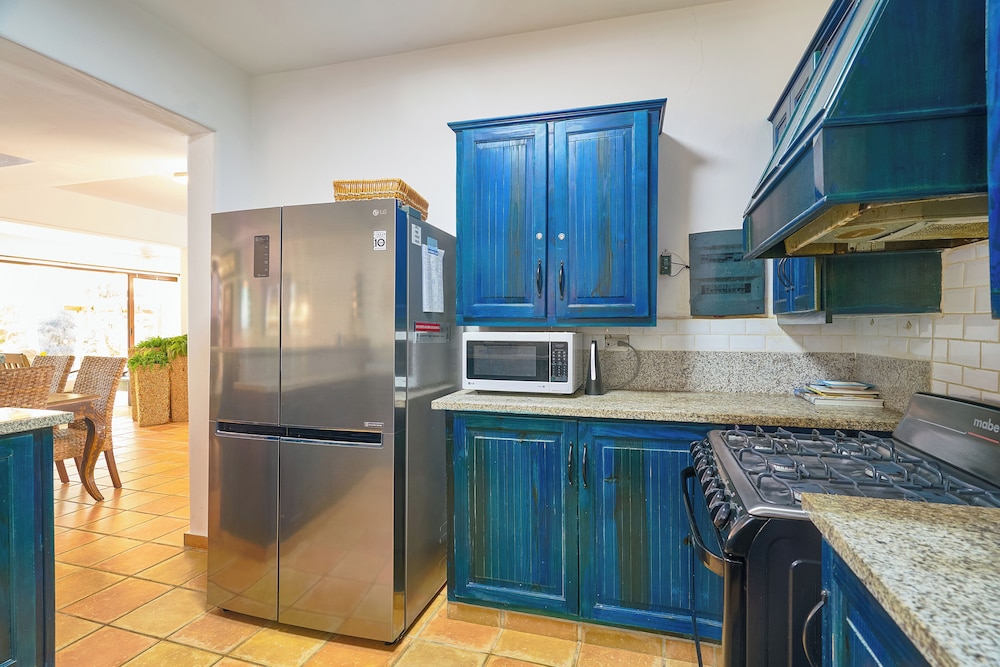 Beach Villa in El Portillo Sleeps 12