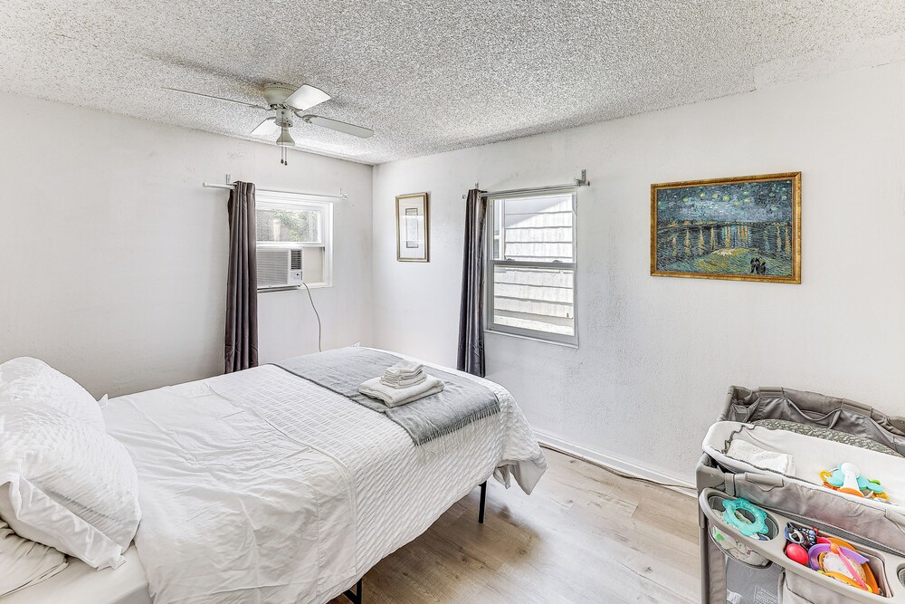 Hike, Shop & Explore: Cozy Home w/ Yard in Ontario