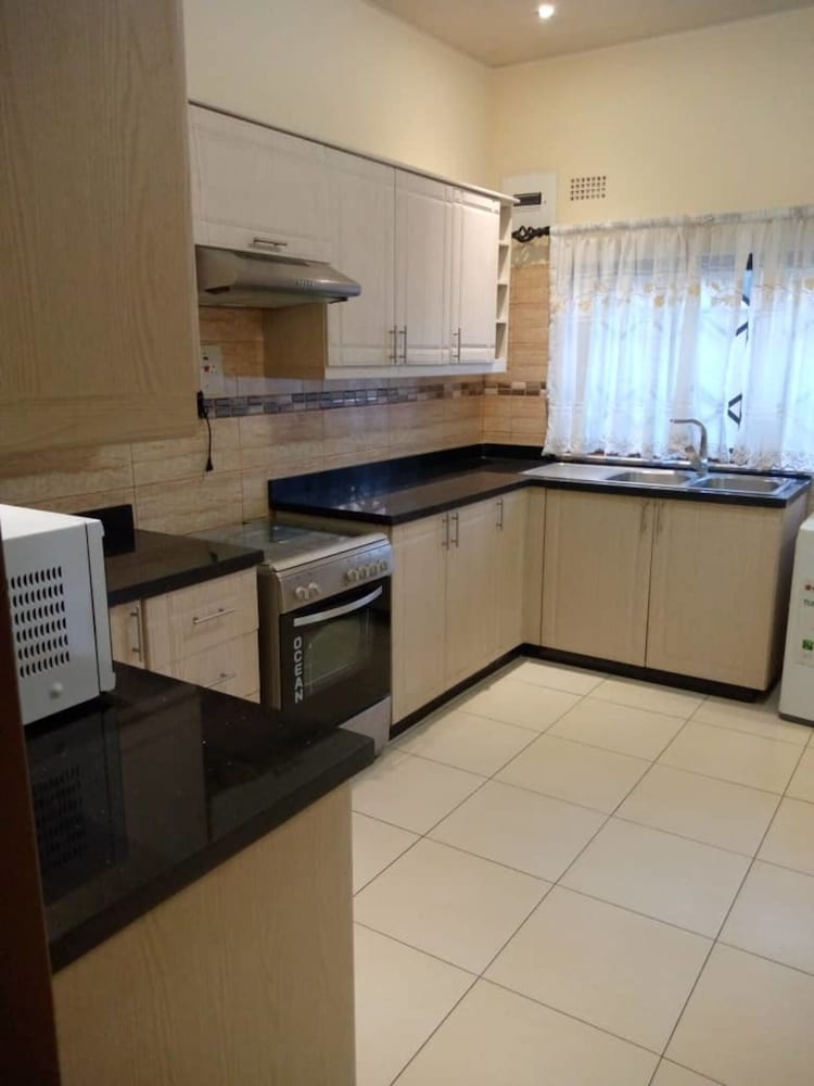 3 Bedrooms Exclusive Apartment in Kaludu view 5