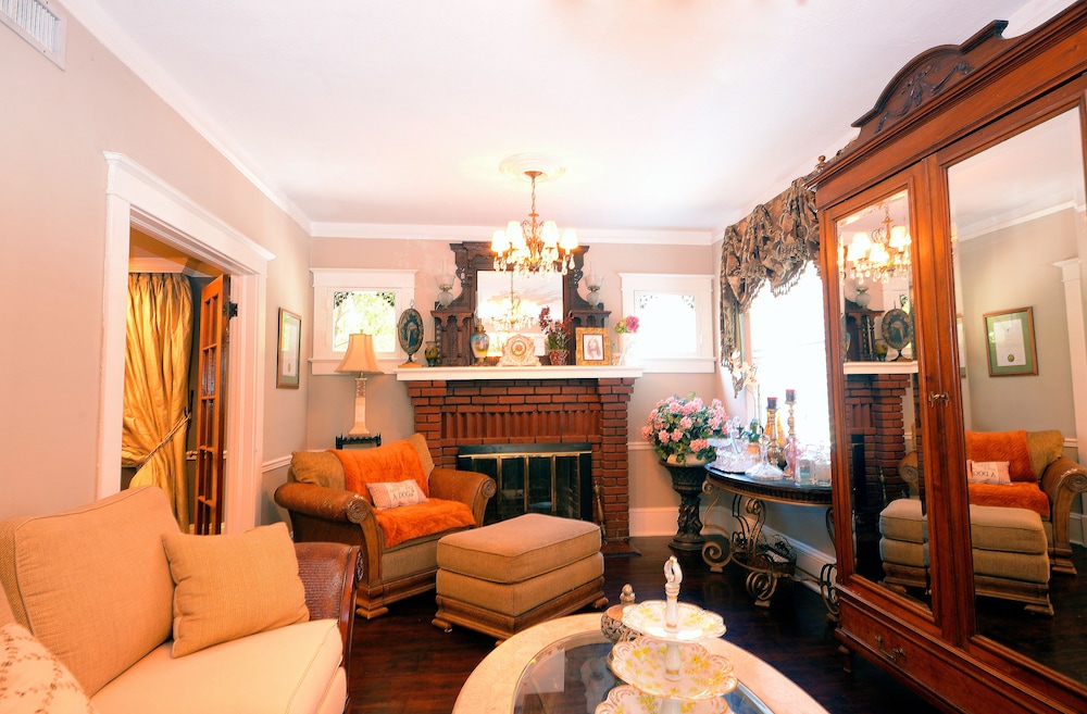 Park Place Inn and Cottages