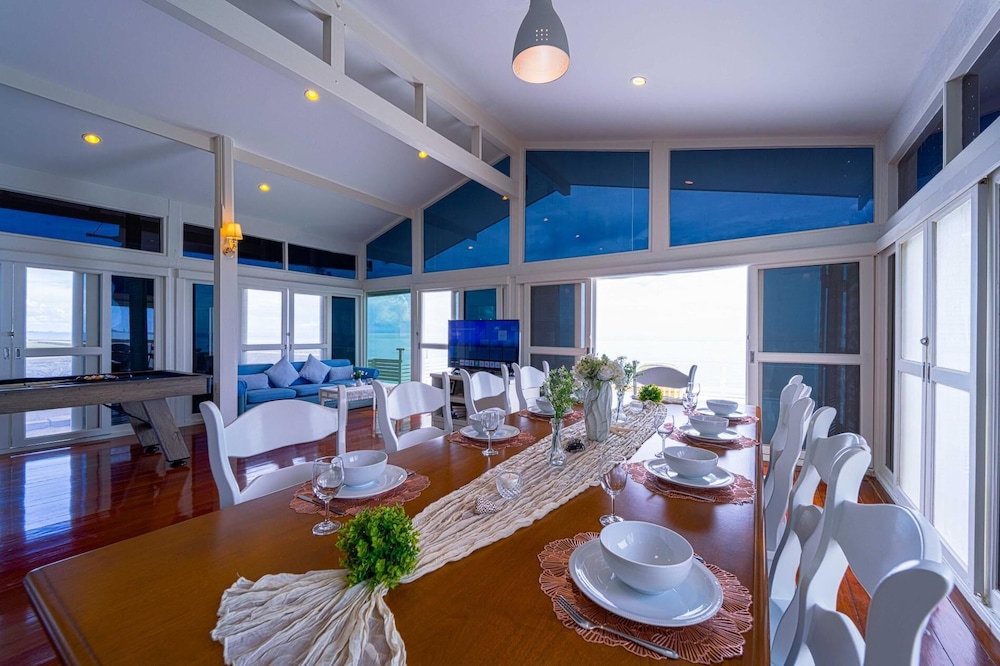 Oceanfront 6 Bedroom Twin Villas OV6