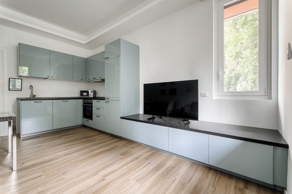 Stylish 2-Bedroom flat near CityLife