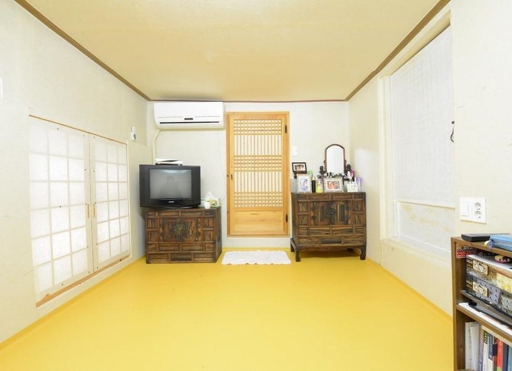 Mokjae Gotaek view 2