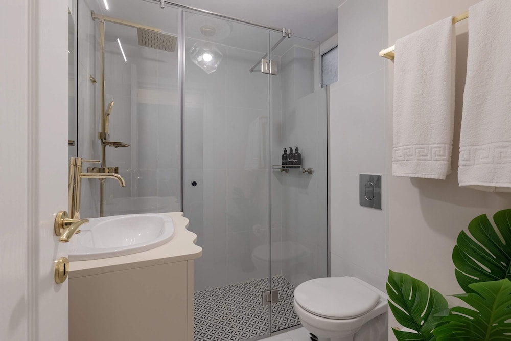 Maison Elysee - An Elegant Apartment in Piata Romana