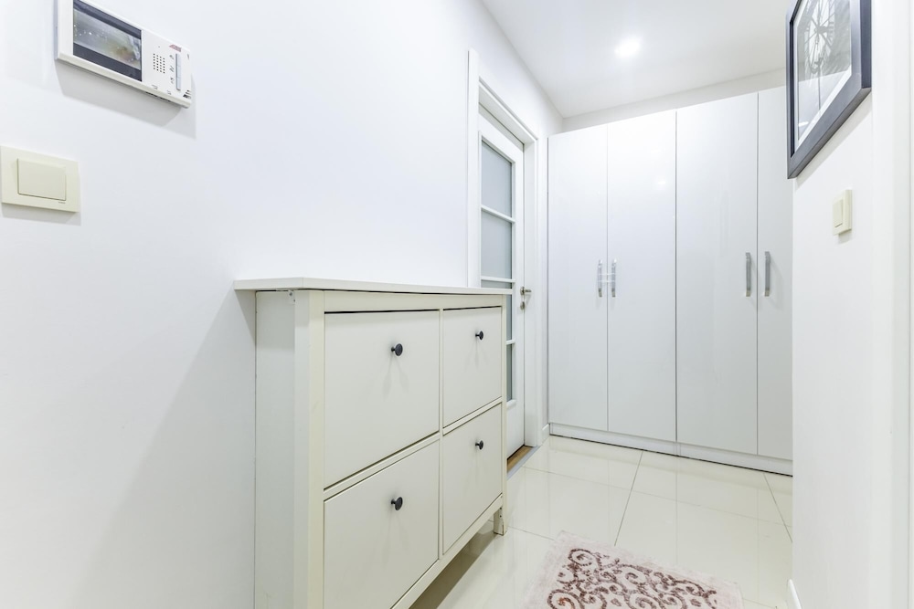 Modern and Central Flat Near Seashore and Marmaray