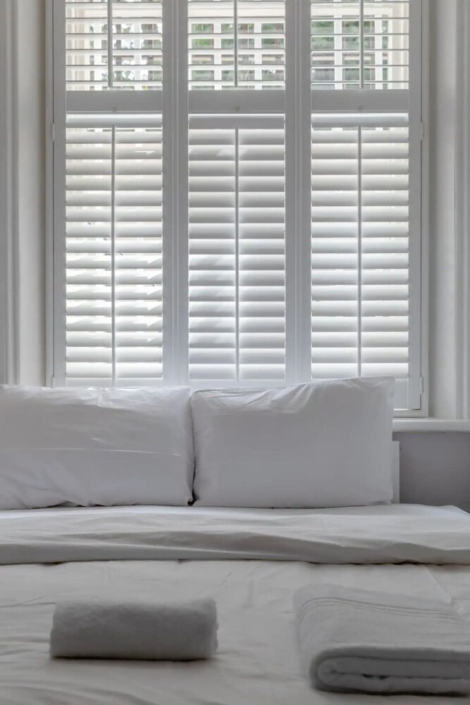 Fantastically Located 1BD Flat, Knightsbridge